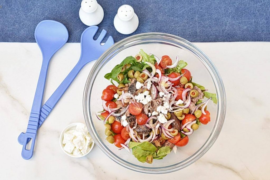 Tuscan Tuna and White Bean Salad recipe - step 1