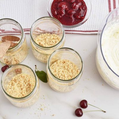 Cherry Cheesecake Dessert Jar recipe - step 3