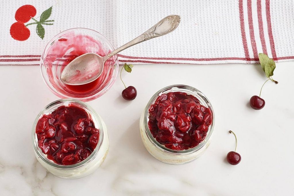 Cherry Cheesecake Dessert Jar recipe - step 5