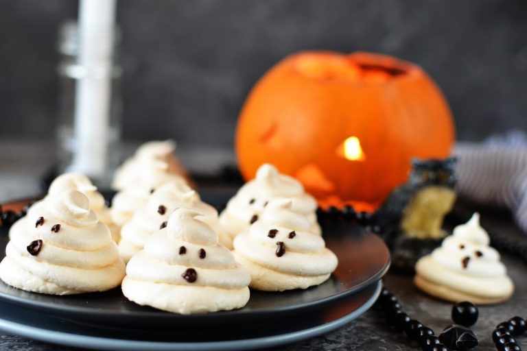Step 9 - Almond Meringue Ghost Cookies