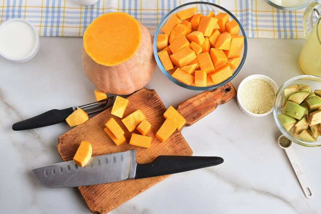 Creamy Butternut Squash Soup with Apple recipe - step 2