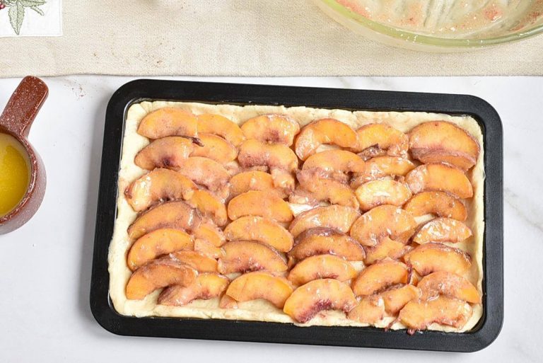 Step 5 - Peach Streusel Slab Pie