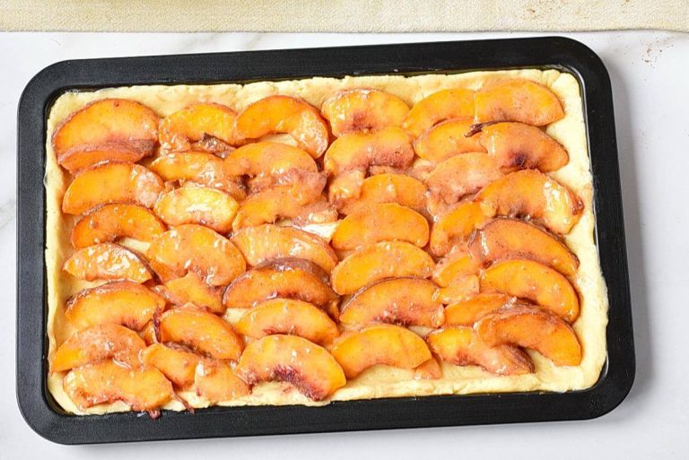 Step 6 - Peach Streusel Slab Pie