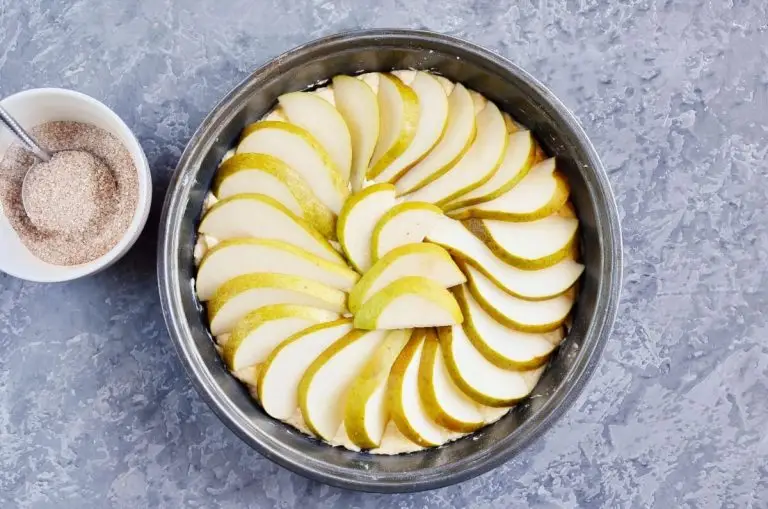 Step 8 - Pear Cake with Cinnamon Sugar