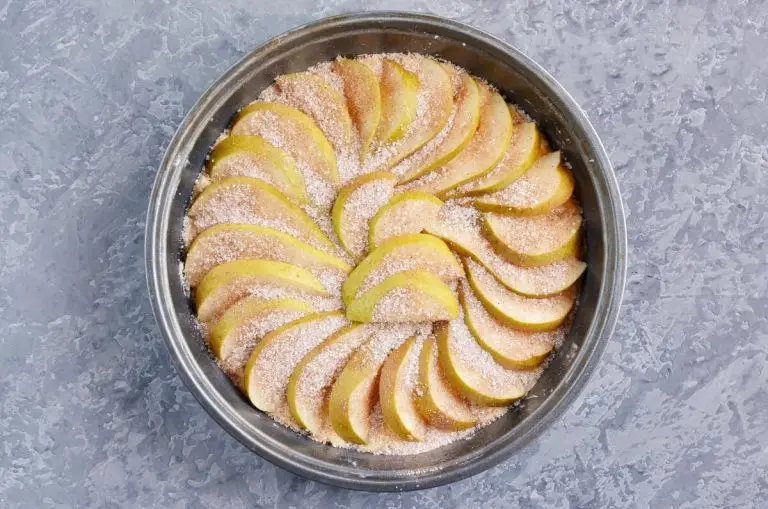 Step 8 - Pear Cake with Cinnamon Sugar