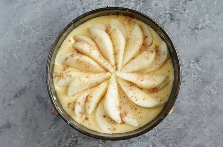 Step 5 - Pear Yogurt Cake