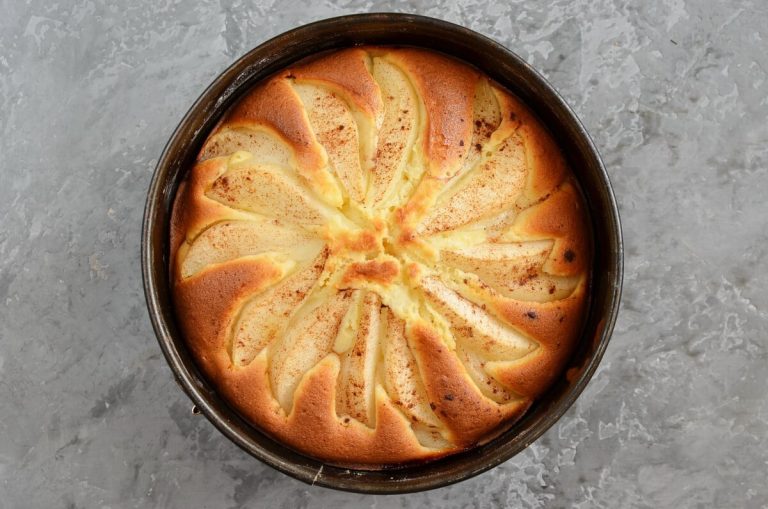 Step 6 - Pear Yogurt Cake