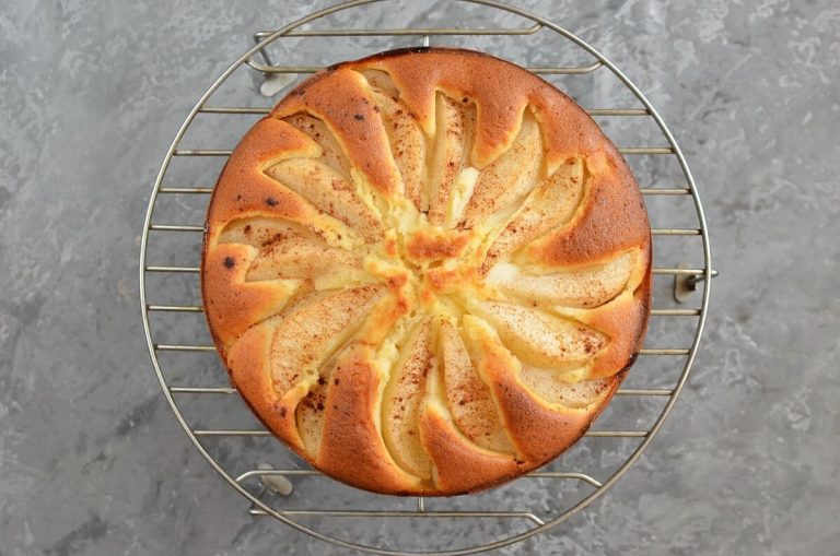 Step 7 - Pear Yogurt Cake