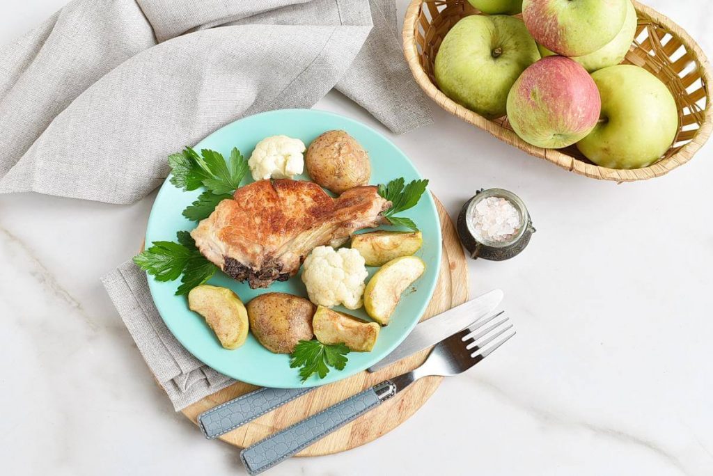 How to serve Pork Chops and Apples