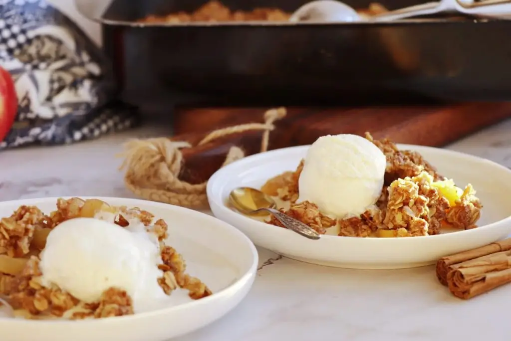 Sheet-Pan Apple Crumble