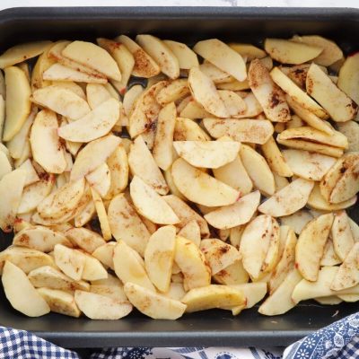 Sheet-Pan Apple Crumble recipe - step 4