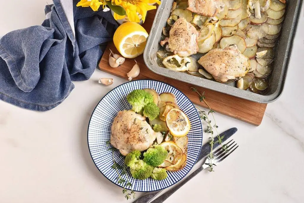 Sheet Pan Chicken & Crispy Potatoes Recipe–Homemade Sheet Pan Chicken & Crispy Potatoes–Easy Sheet Pan Chicken & Crispy Potatoes