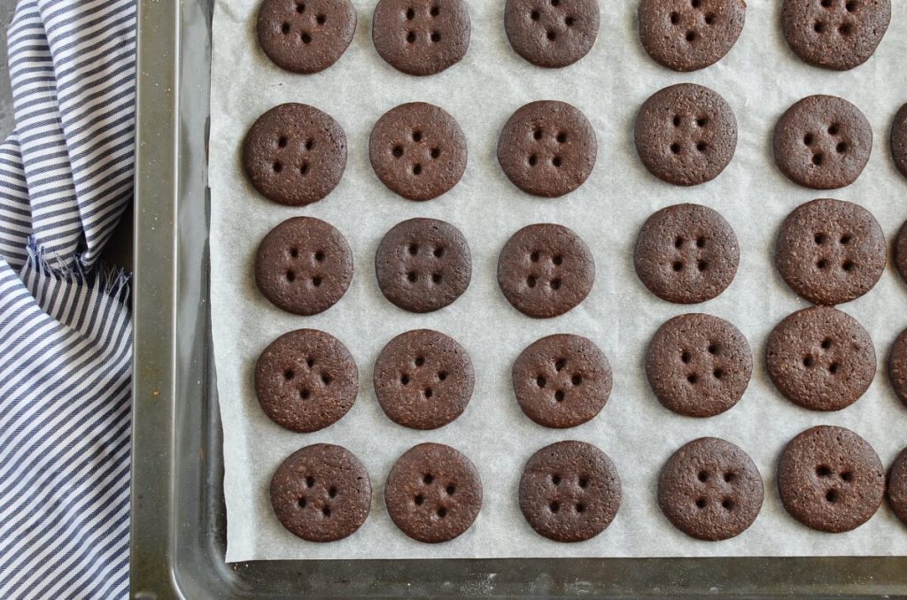 Spiced Chocolate Shortbread Buttons recipe - step 8