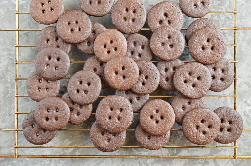 Spiced Chocolate Shortbread Buttons recipe - step 10