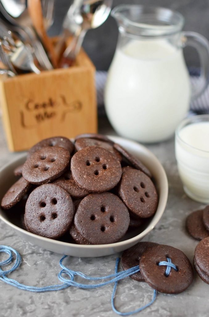 Spiced Chocolate Shortbread Buttons