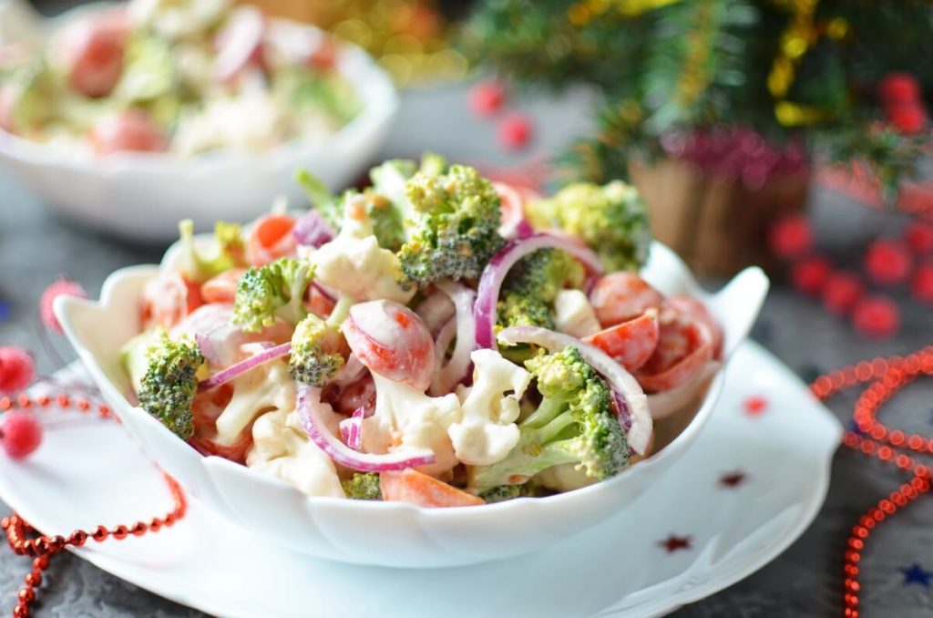 How to serve Christmas Salad