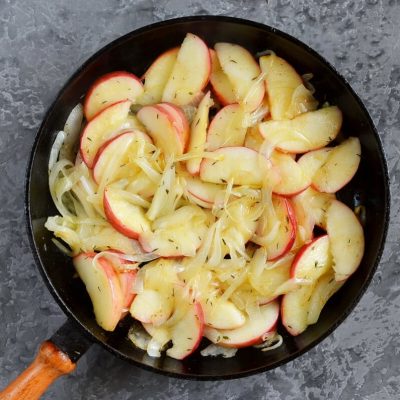 Cornbread with Caramelized Apples and Onions recipe - step 4