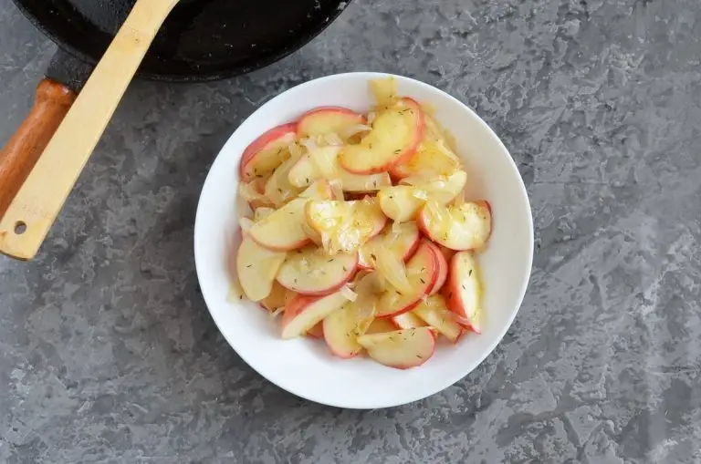 Step 5 - Cornbread with Caramelized Apples and Onions