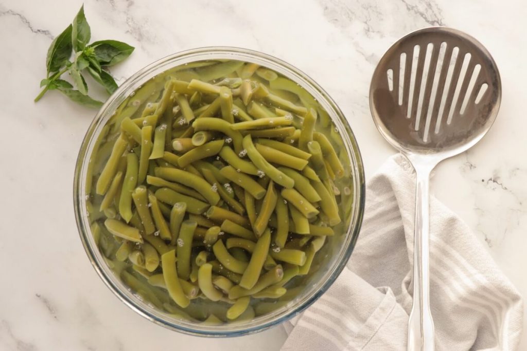 Green Bean Salad with Balsamic Basil Vinaigrette recipe - step 5