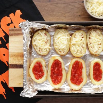 Halloween Baked Potato Skin Pizzas recipe - step 5