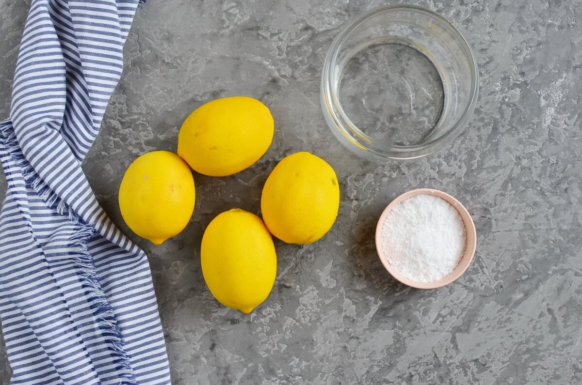 Ingridiens for Preserved Lemons