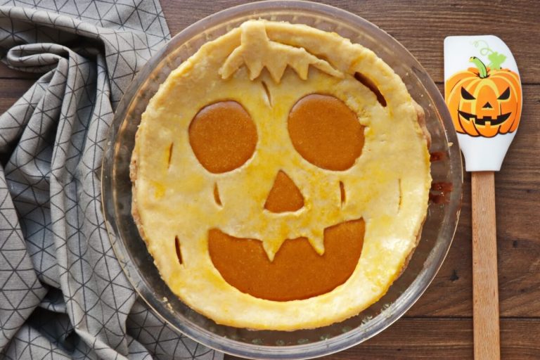 Step 10 - Pumpkin Cut-Out Pie