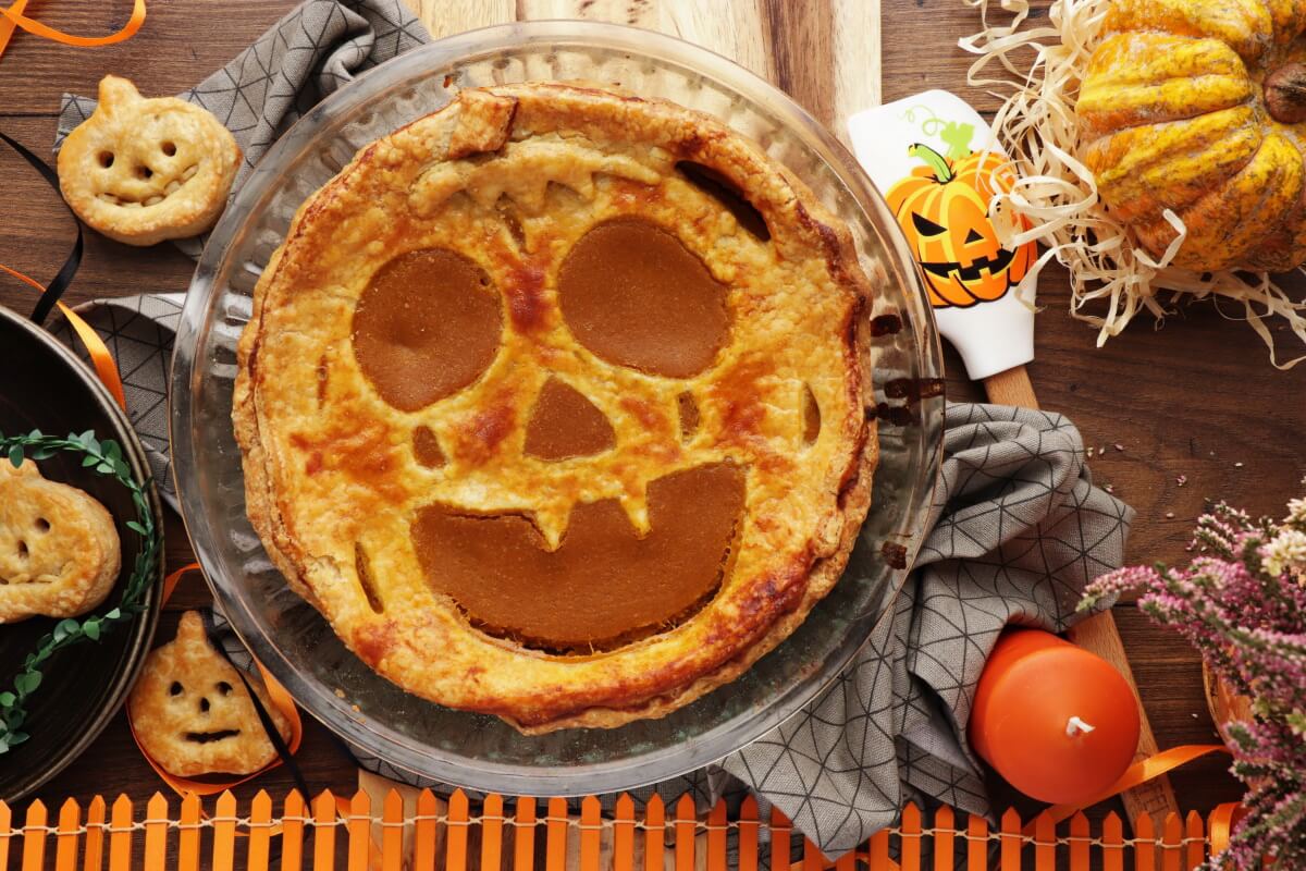 Pumpkin Cut-Out Pie Recipe-Halloween Pumpkin Pie-Easy Homemade Halloween Pumpkin Pie