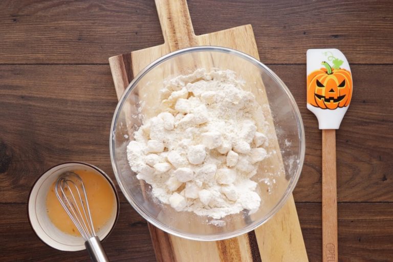Step 1 - Pumpkin Cut-Out Pie