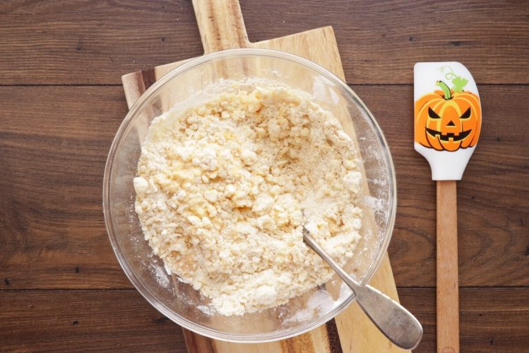 Step 1 - Pumpkin Cut-Out Pie