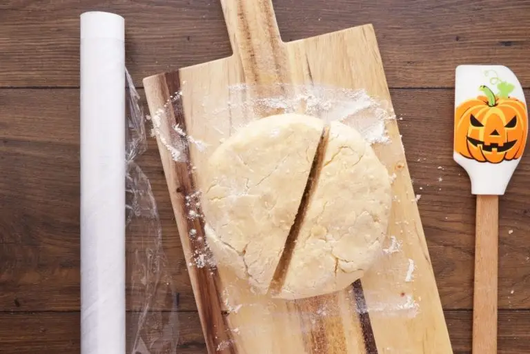 Pumpkin Cut-Out Pie recipe - step 2