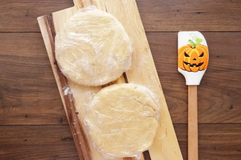 Pumpkin Cut-Out Pie recipe - step 2