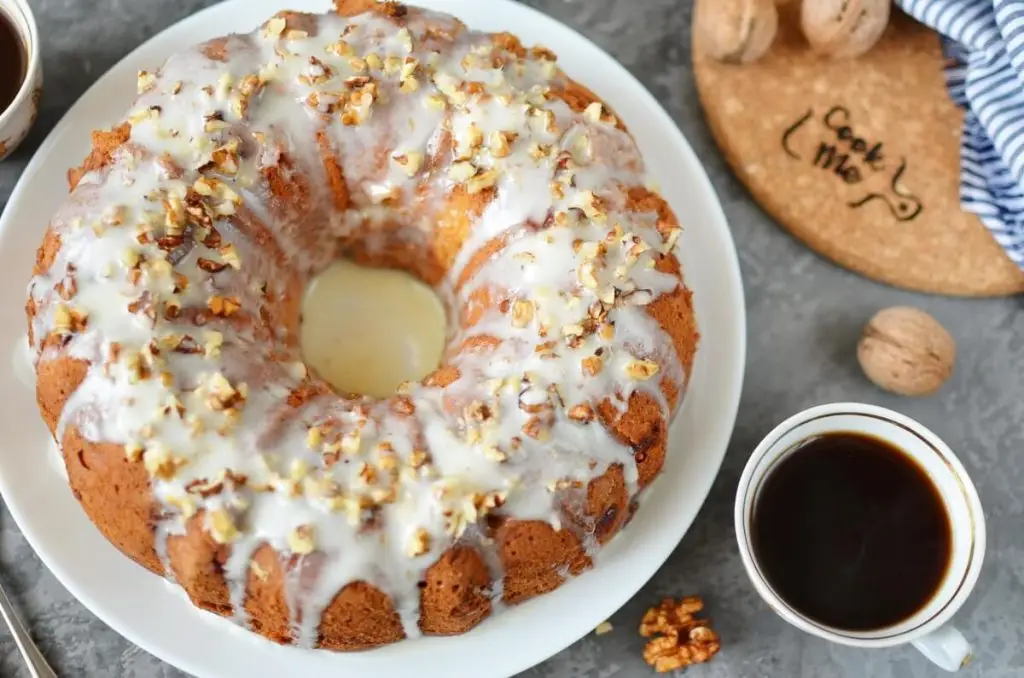 Spiced Apple-Mascarpone Bundt Cake