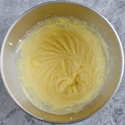 Spiced Apple-Mascarpone Bundt Cake recipe - step 3