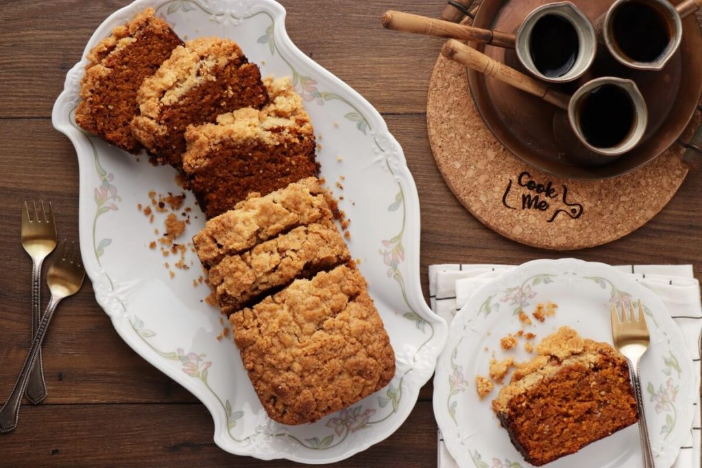 Vegan Pumpkin Bread with Brown Sugar Streusel Crust Recipe-Vegan Pumpkin Bread-Vegan Pumpkin Streusel Bread