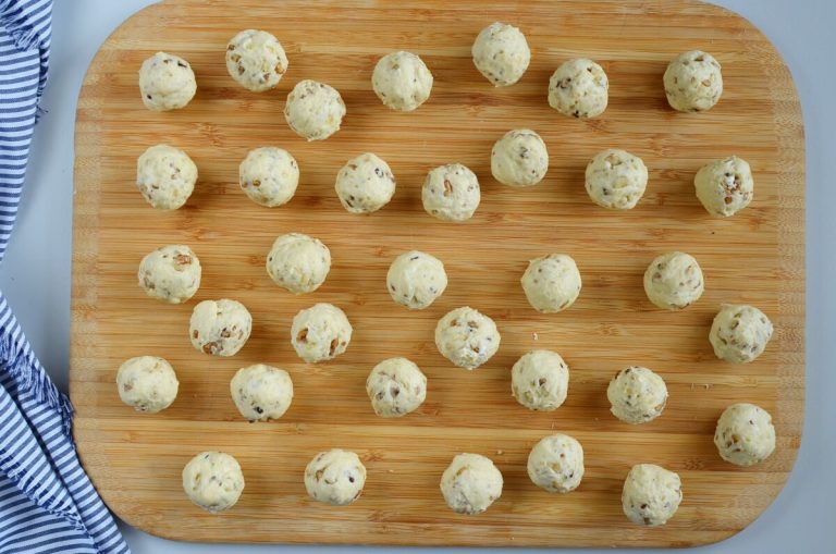 Step 5 - Russian Tea Cakes-Snowballs