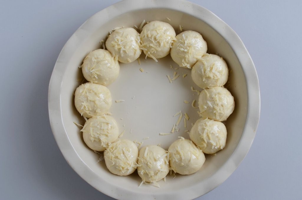 Baked Biscuit Wreath Dip recipe - step 3