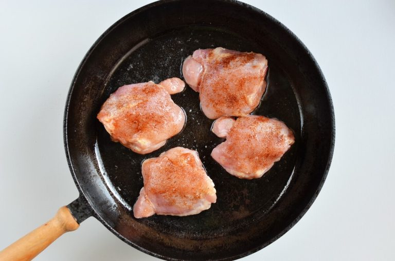 Braised Chicken Thighs with Mushrooms and Leeks Recipe Cook.me Recipes