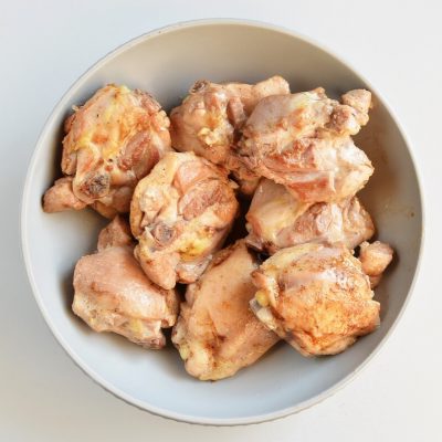 Braised Chicken Thighs with Mushrooms and Leeks recipe - step 5