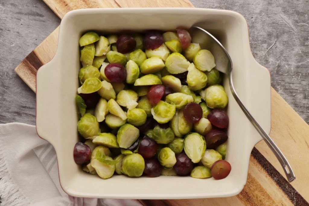 Brussels Sprouts and Grapes au Gratin recipe - step 3