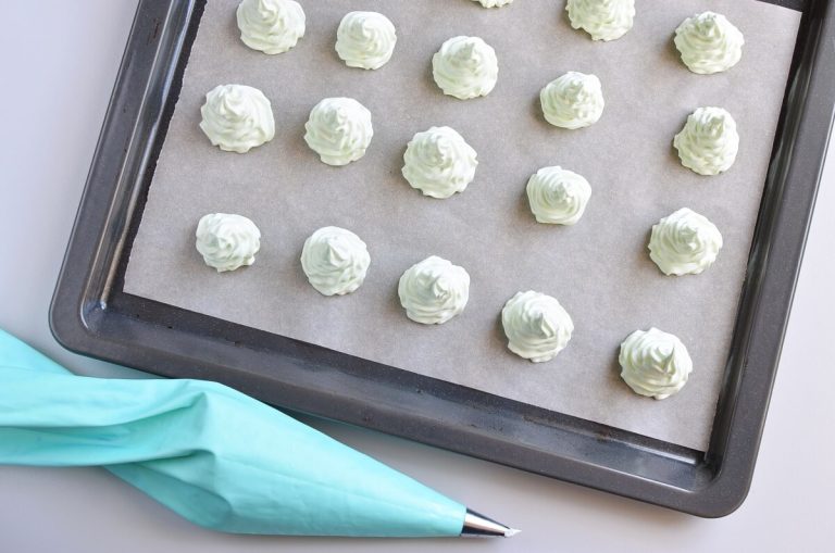 Step 5 - Christmas Tree Meringue Cookies