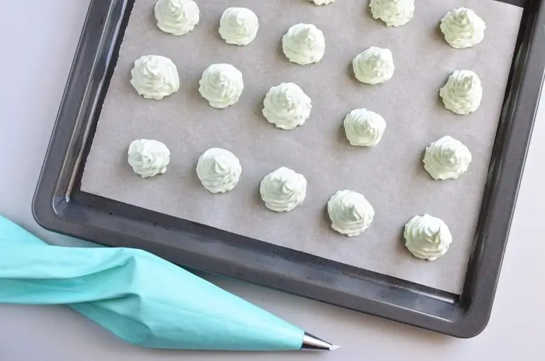 Step 5 - Christmas Tree Meringue Cookies