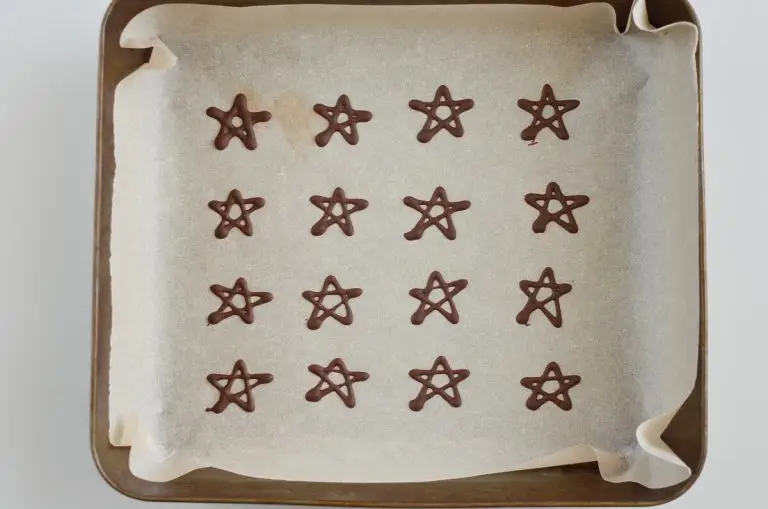 Step 10 - Christmas Tree Meringue Cookies