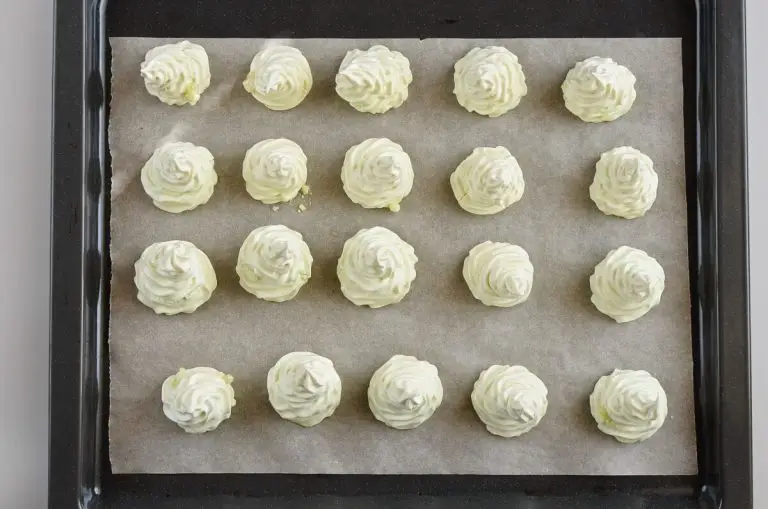 Step 7 - Christmas Tree Meringue Cookies