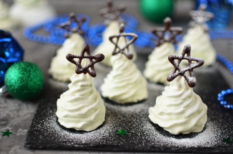 Step 11 - Christmas Tree Meringue Cookies