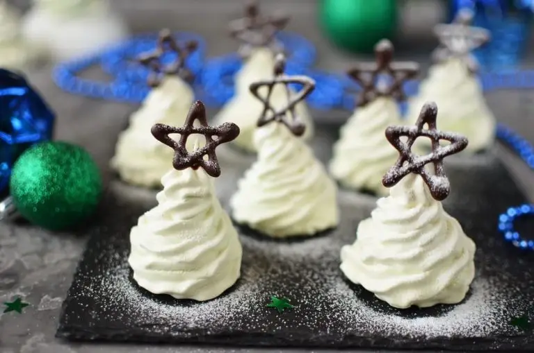 Step 11 - Christmas Tree Meringue Cookies