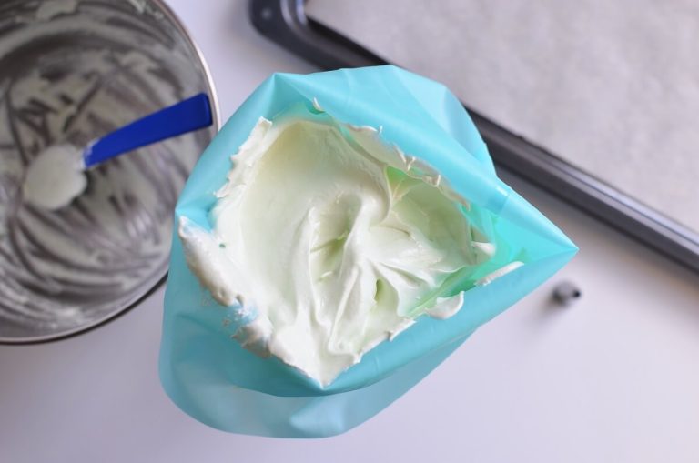 Step 5 - Christmas Tree Meringue Cookies