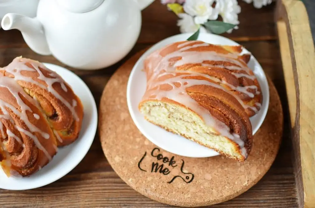 Cinnamon Roll Wreath