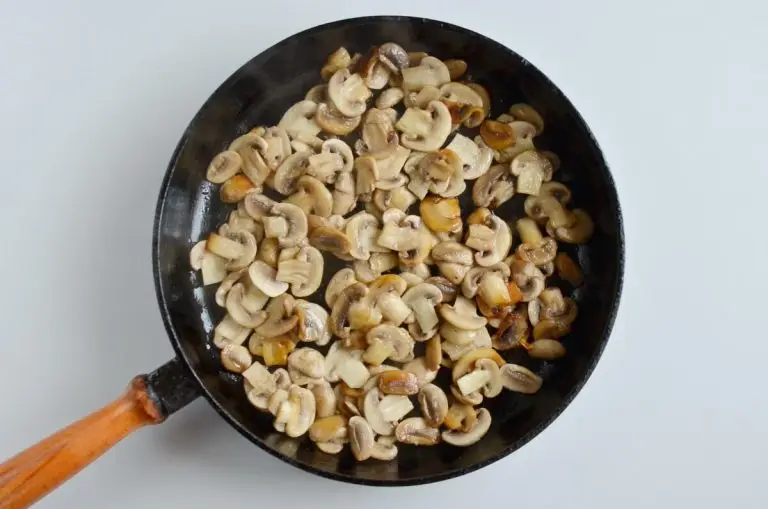 Step 1 - Gruyere, Mushroom & Caramelized Onion Bites