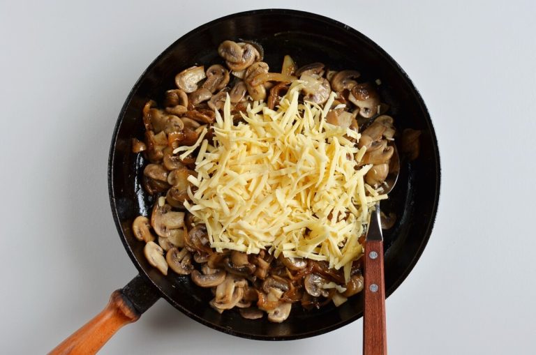 Step 7 - Gruyere, Mushroom & Caramelized Onion Bites