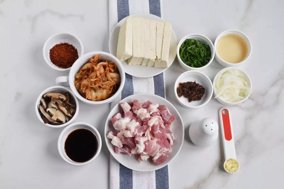 Ingridiens for Kimchi Jjigae – Kimchi Stew